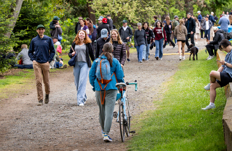 w-cup-site-faqs-photo-inset-walking-to-event